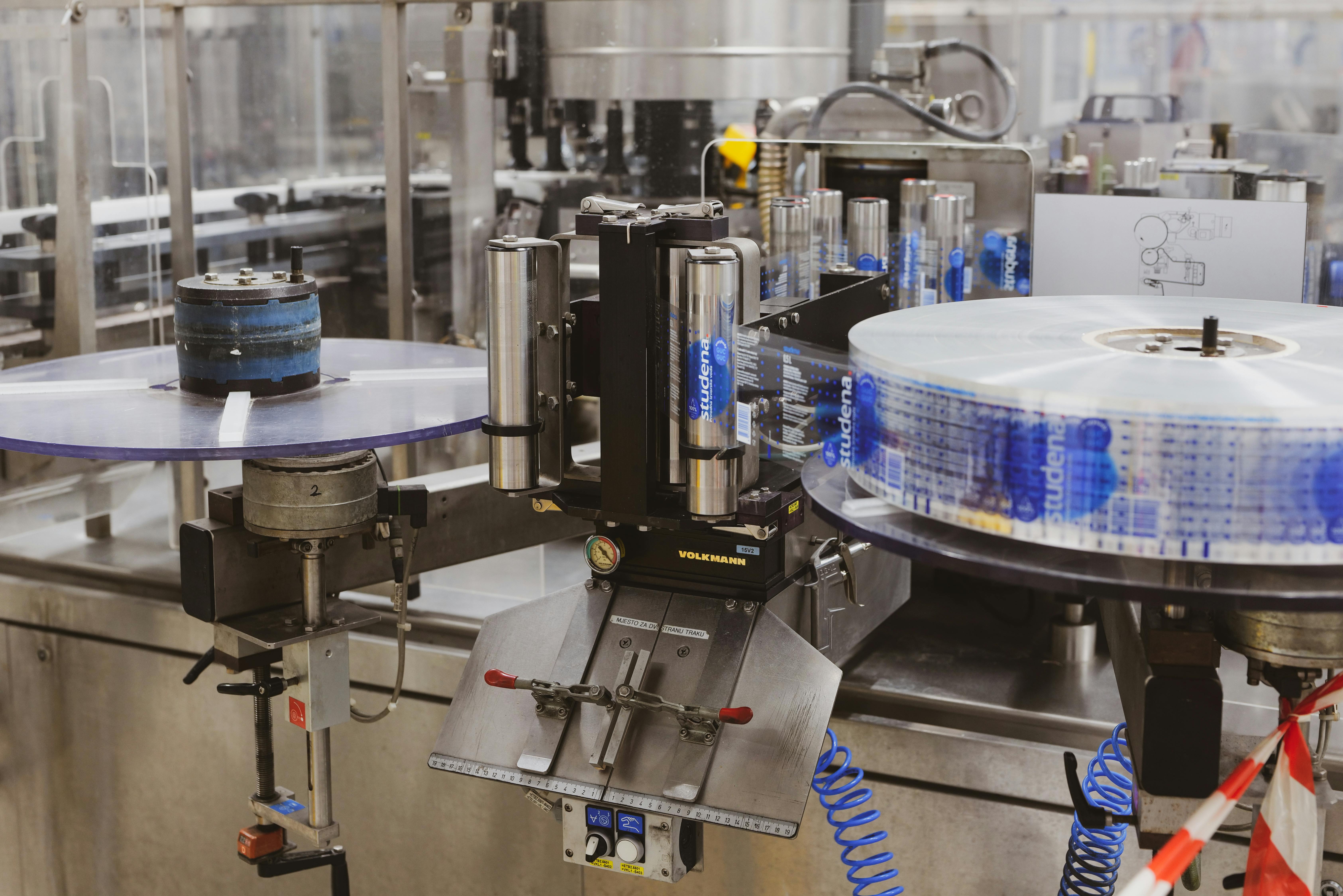 Tips Memilih Produk Plastik Berkualitas untuk Kebutuhan Industri